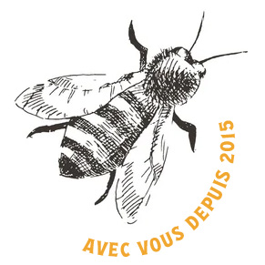Dessin d'abeille avec le texte « Avec vous depuis 2015 ».